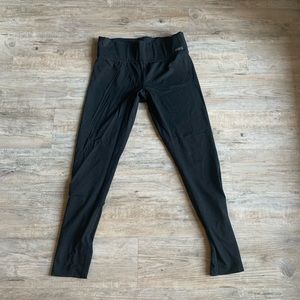 Victoria’s Secret Pink black leggings